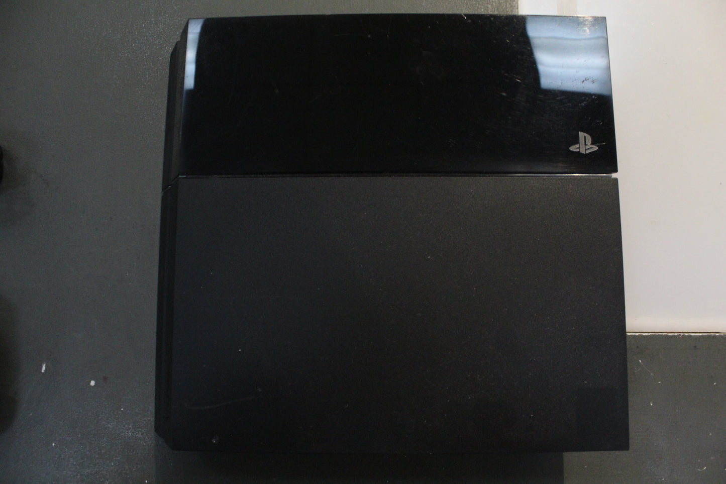 PlayStation 4 With power cable and controller (black)