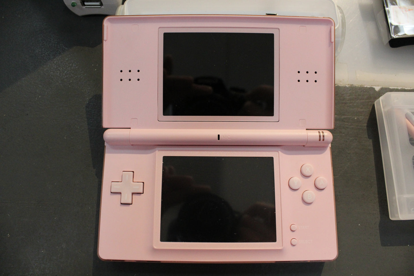 PINK NINTENDO DS LITE WITH CARRYING CASE AND ACCESSORIES