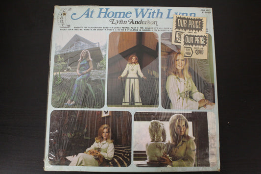 Lynn Anderson: At Home With Lynn Anderson